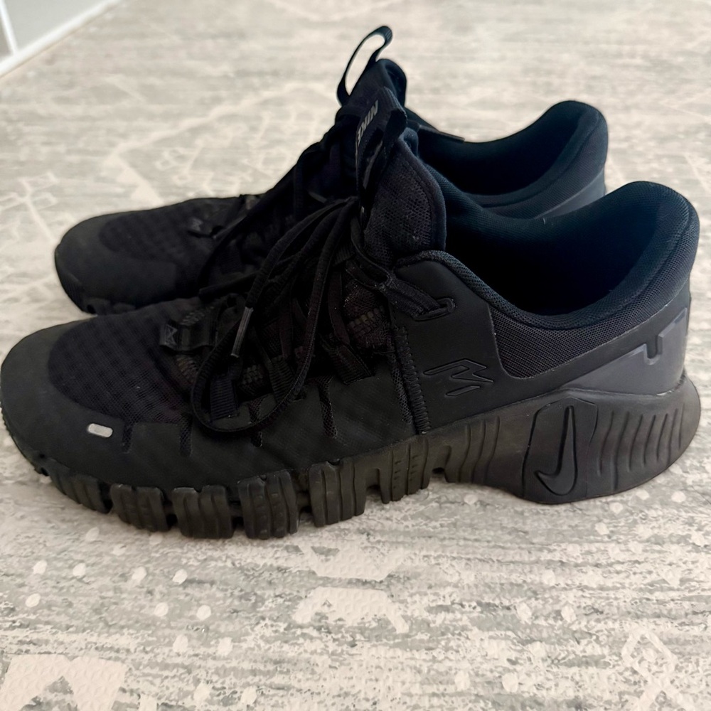 Nike Metcon 5 Sneakers Men’s size 10.5 All Black